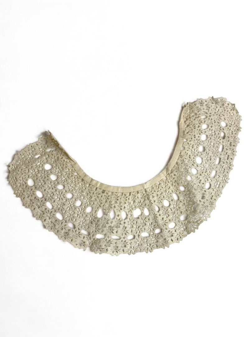 1800s Lace Collar 19th Century Victorian White Floral Pattern 10.5 Inch