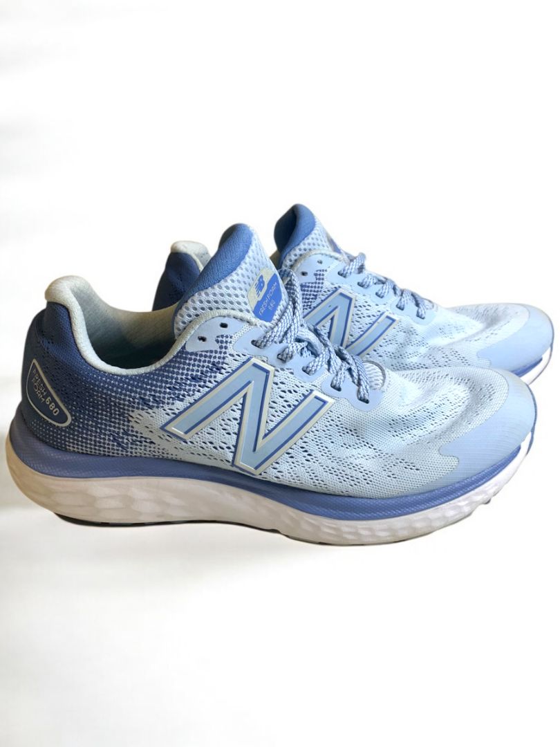 Size 9 New Balance Womens Fresh Foam 680 V7 Running Shoe Blue