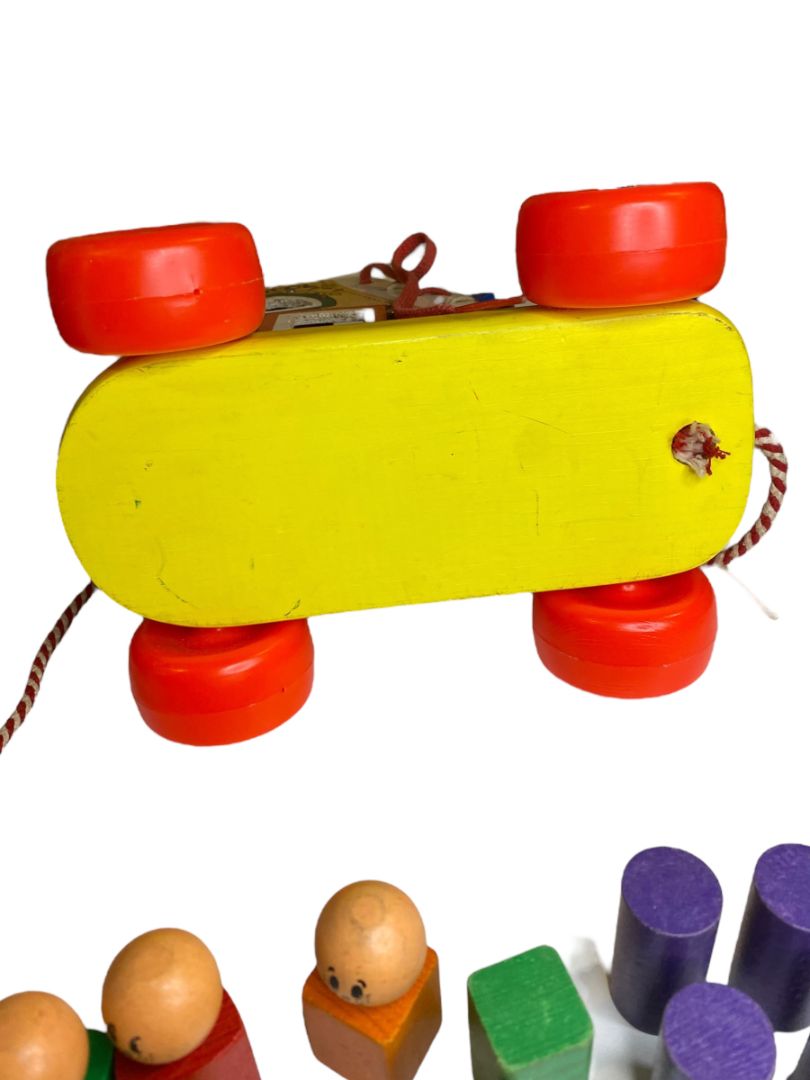 1970s Playskool Old Woman in a Shoe Pull Toy 11 Pieces Lace Up