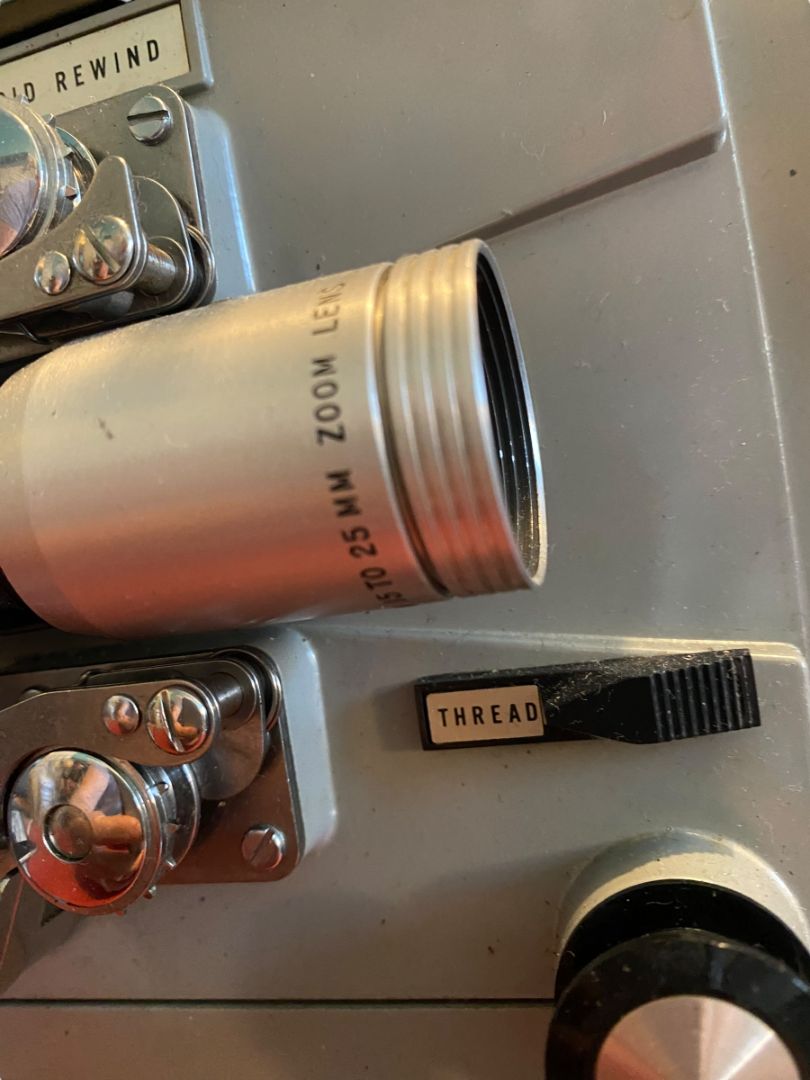 VINTAGE Revere AZ-718 8mm Film Projector Bulb Tested Runs No Reel