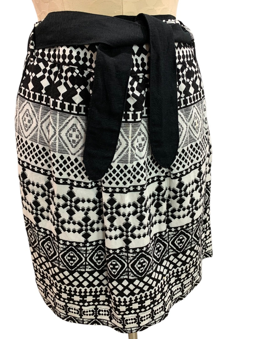 Size 6 Mossimo Linen Rayon Blend Skirt Side Zip Pockets Black White