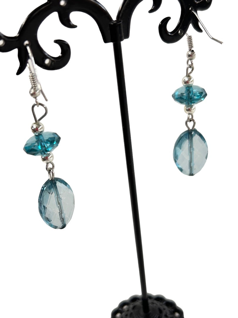 Blue Teal Faceted Acrylic Beaded Hook Pierced Earrings 2.5" Drop Dangle Silvertone