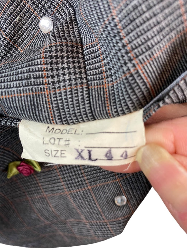 XL Junior Women's Gray Floral Embellished Button Up Vest Satin Back