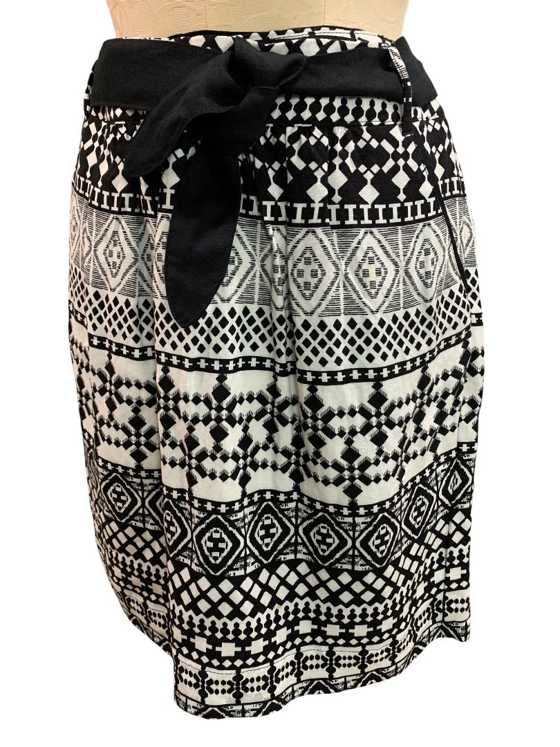 Size 6 Mossimo Linen Rayon Blend Skirt Side Zip Pockets Black White