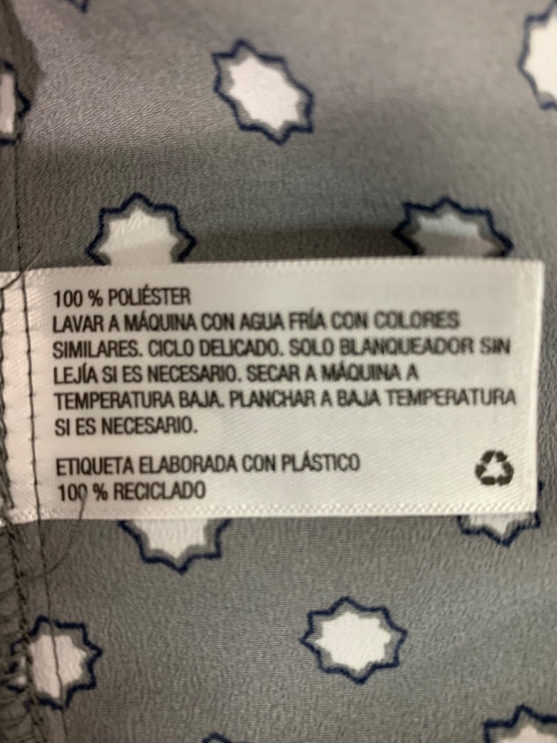 Medium Merona Gray Dot Star Patterned Sleeveless Shirt Blouse