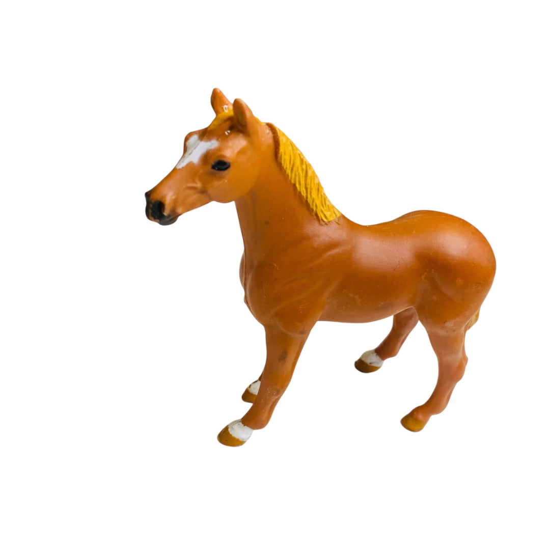 1997 Safari LTD Plastic Horse Figurine Chestnut Mare 4 Inch