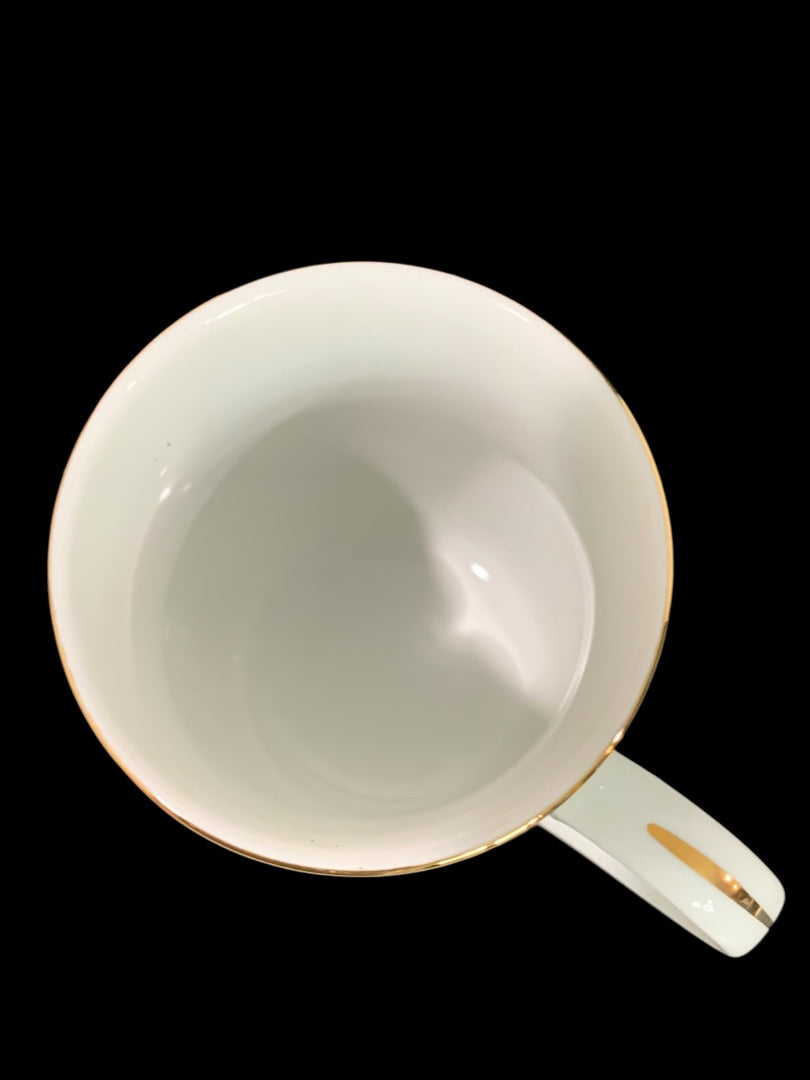 1982 Norman Rockwell Museum Collection Mug Gold Trim "The Cobbler"