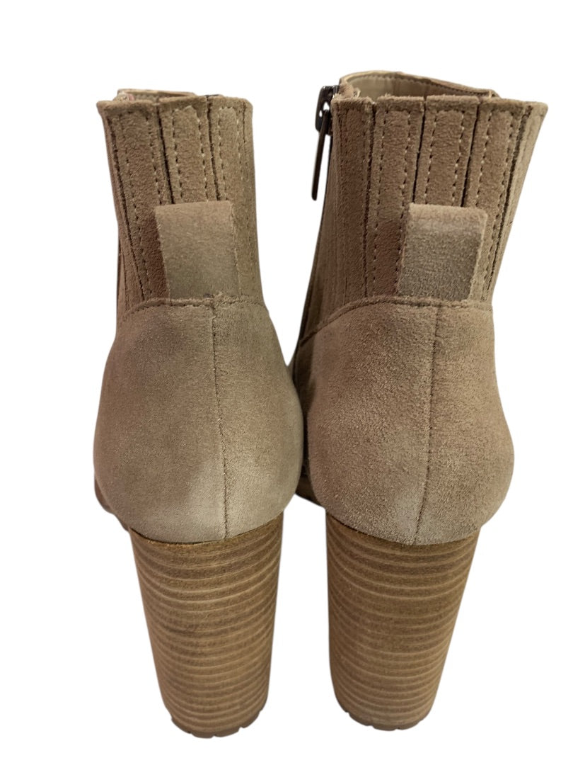 Size 6M Vince Camuto Womens Heeled Booties Truffle Taupe Suede Ernessa