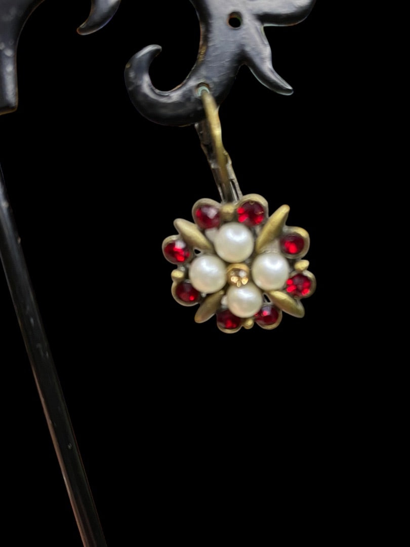 Goldtone Leverback Pierced Earrrings Floral Shape Red 1" Drop