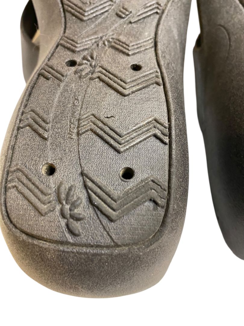 WOMENS SHOES