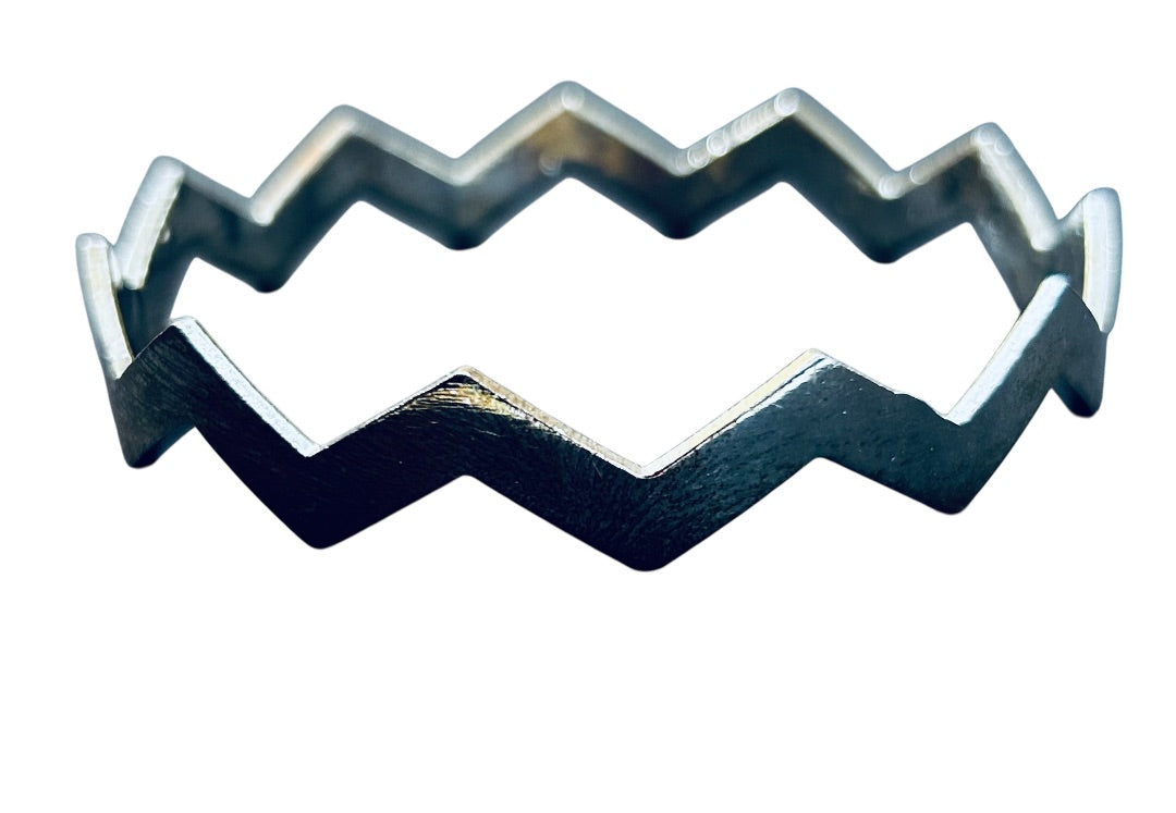 Silvertone Bangle Bracelet Ric Rac Design 2.75" Inside Diameter