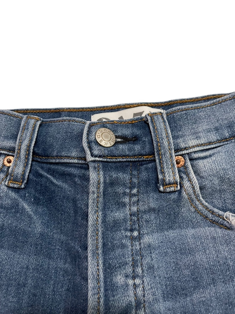 Size 25 Daze Hug Stretch Denim Womens Jean Shorts