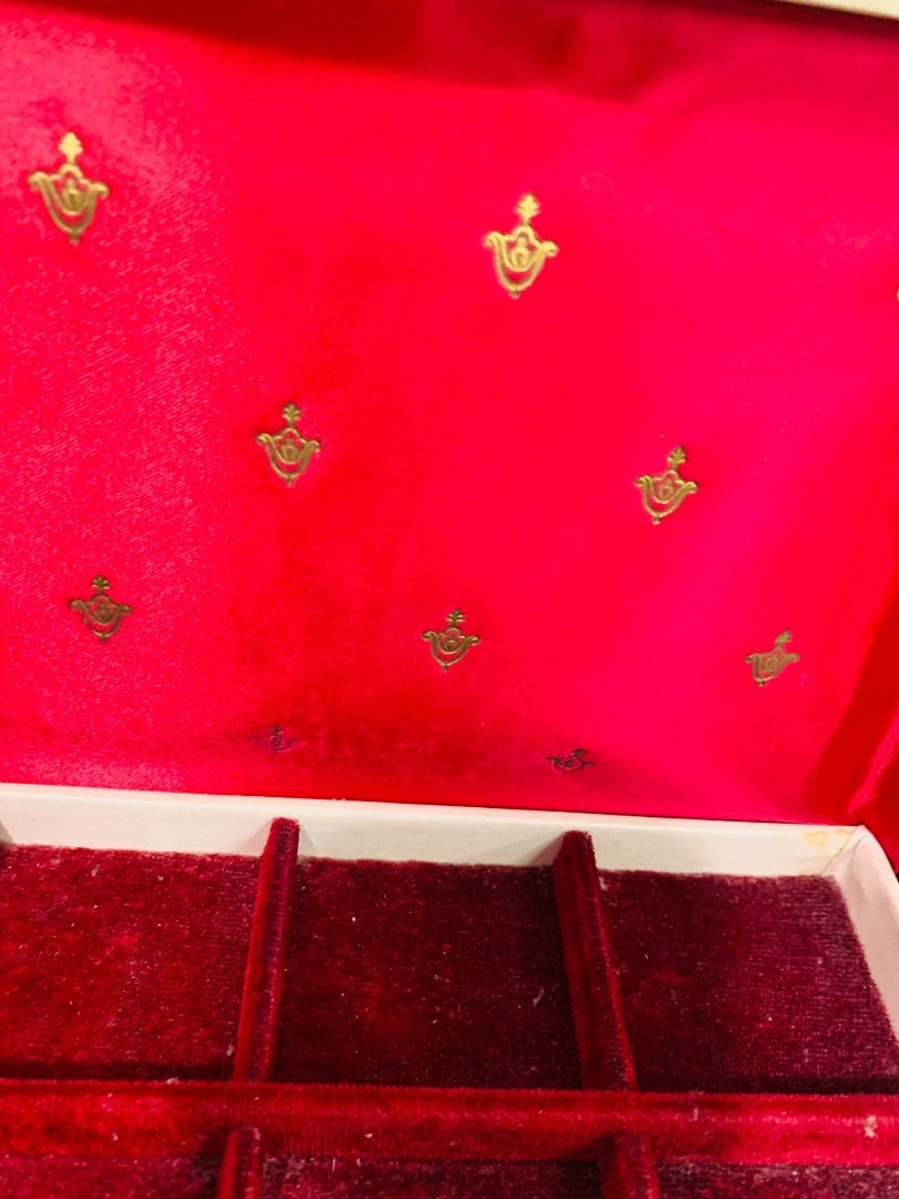 1950s Cream Beige Jewelry Box Red Lining Pop Up Tray Retro