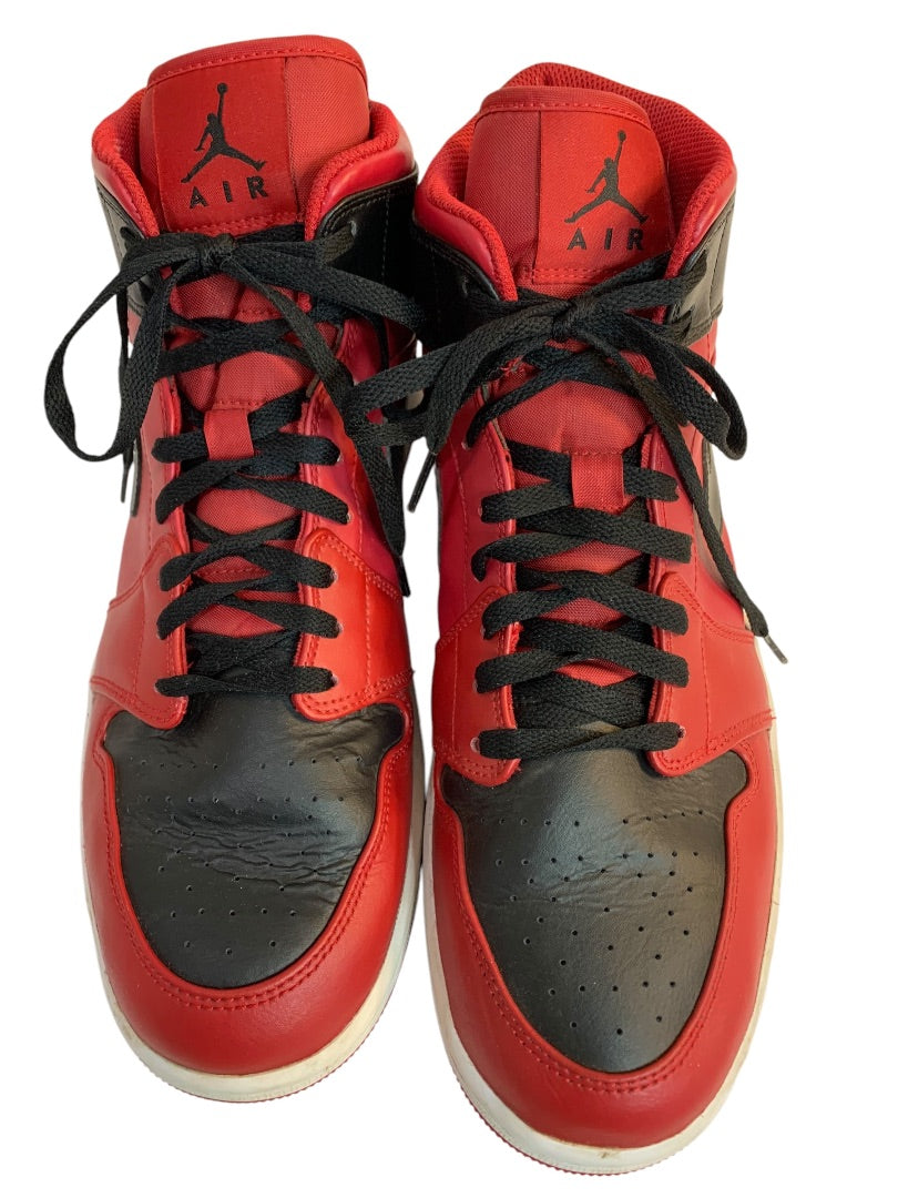 Size 13 Nike Air Jordan 1 Mid Reverse Bred Red Black Sneaker 2021 554724-660