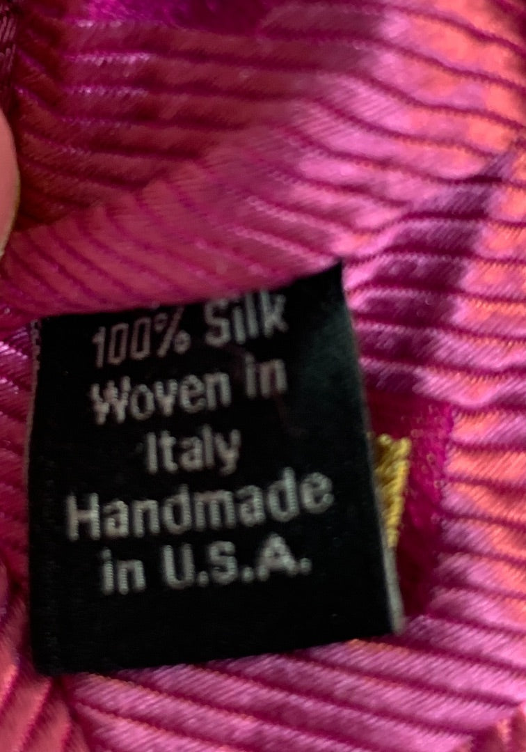 David Donahue Mens Silk Necktie Pink Geometric 62 Inch Tie 3.5 Width