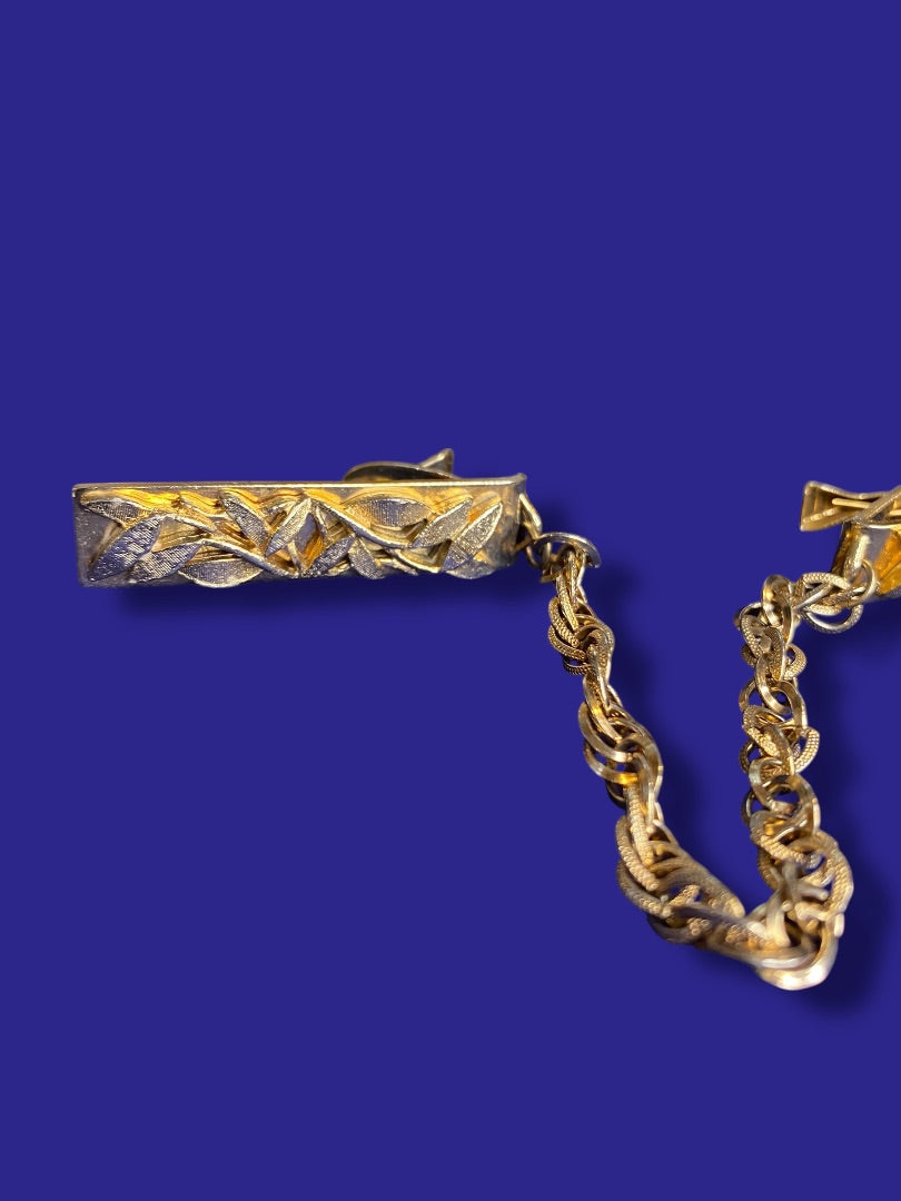 Vintage Goldtone Sweater Clip Bar Clips Vine Design Chain
