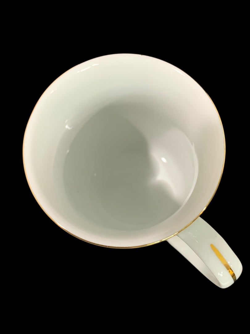 1982 Norman Rockwell Museum Collection Mug Gold Trim "Memories"
