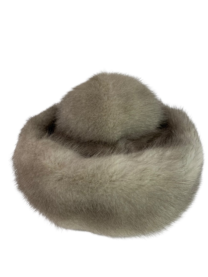 Size 6 5/8 1950s Gray Fur Hat Vintage Wear Pillbox Box Strawbridge & Clothier