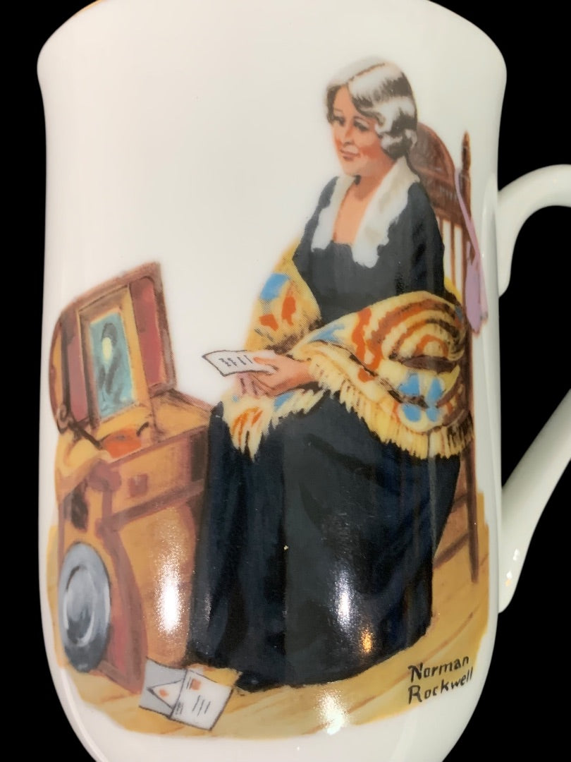 1982 Norman Rockwell Museum Collection Mug Gold Trim "Memories"