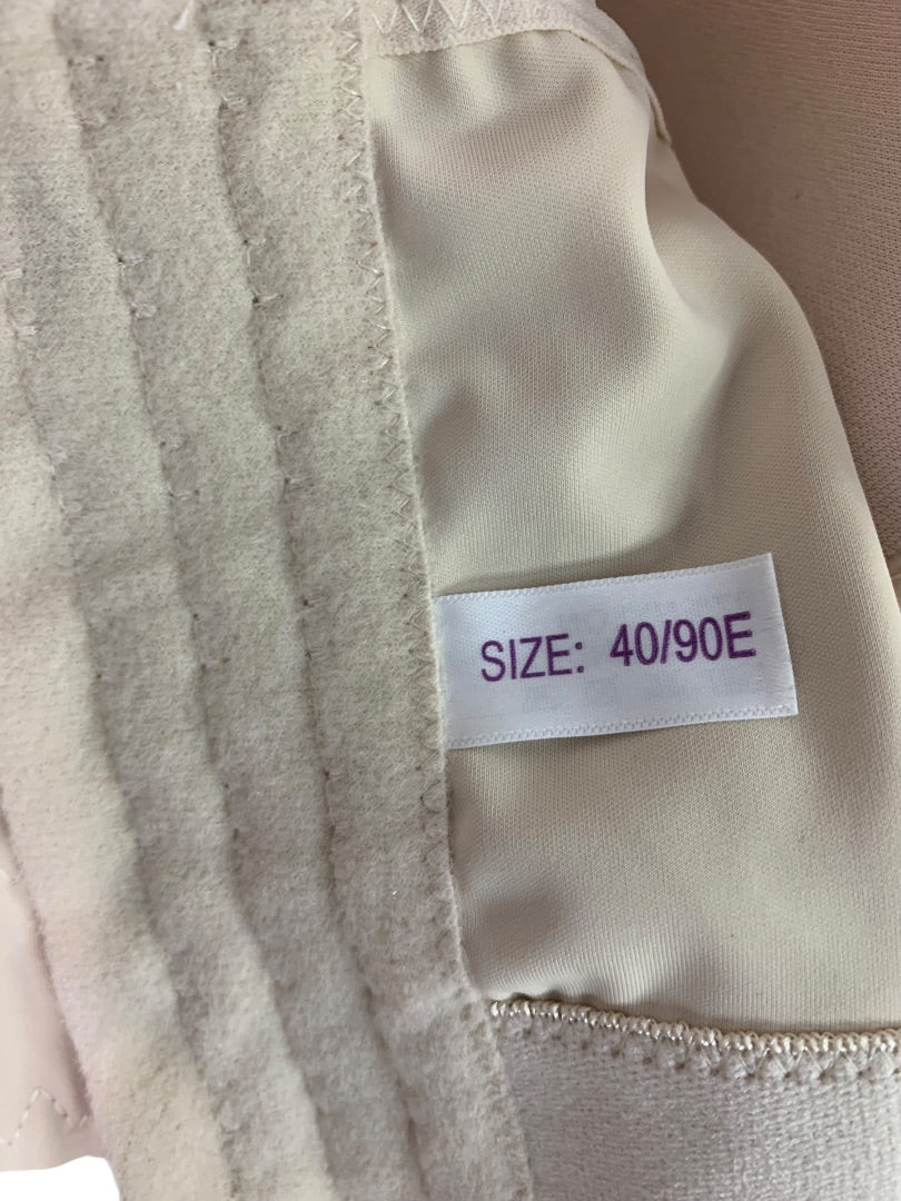 Size 40DD Underwire Tan Bra Full Coverage Support Padded Back Smoother
