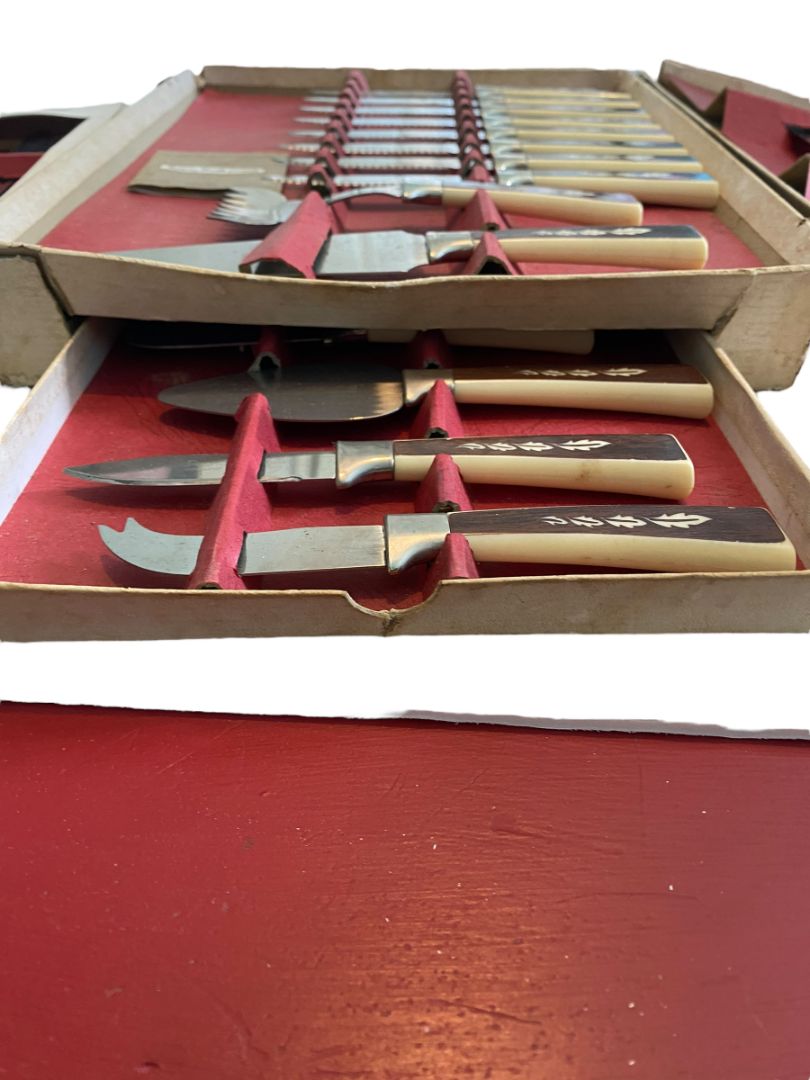 Regent Sheffield Stainless Steel England Complete Steak Knives & Serving Set Vintage