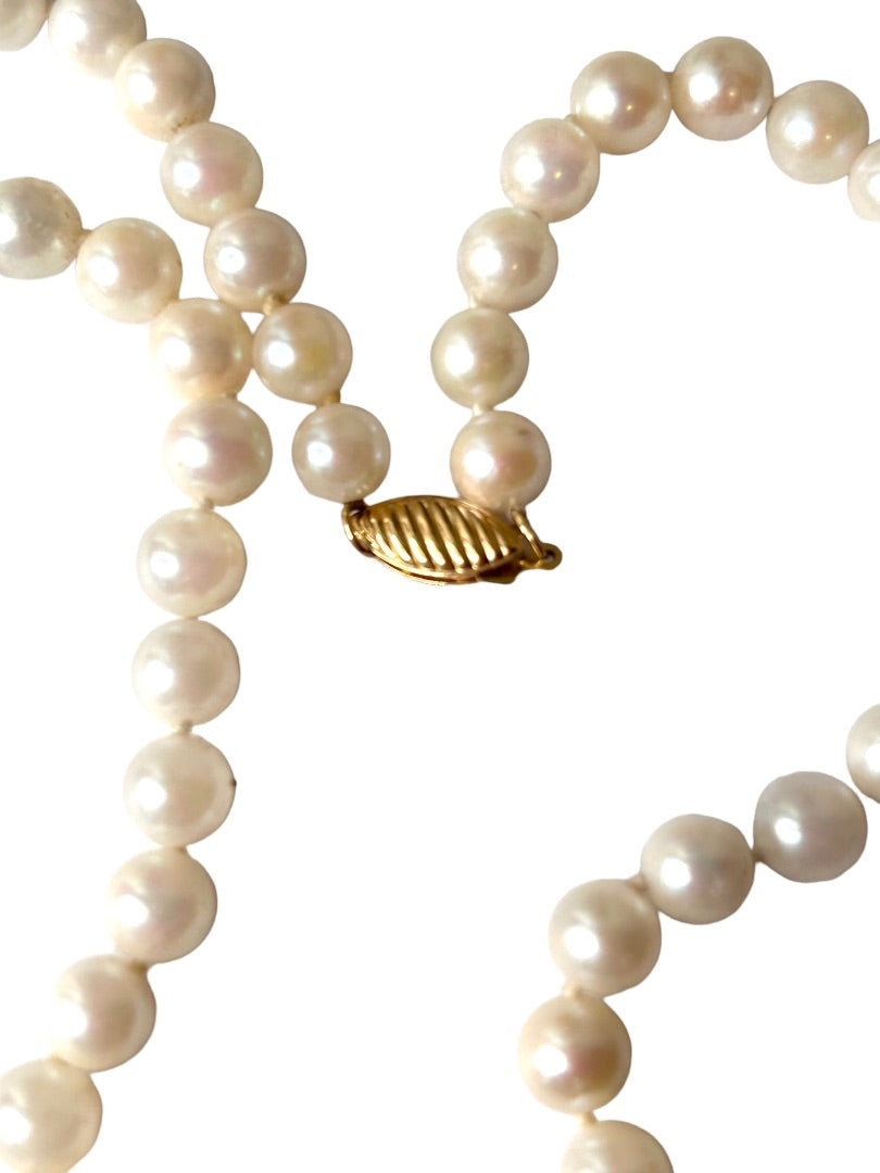 White Pearl Hand Knotted Vintage 1960s Necklace 17" Goldtone Clasp