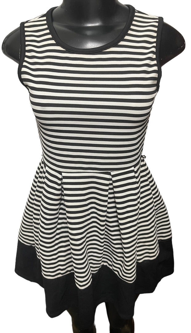 Size 12 Beautees Girls Black White Stripe Fit and Flare Dress Sleevele Conshy Consignment Size 12 Beautees Girls Black White Stripe Fit and Flare Dress Sleevele Conshy Consignment