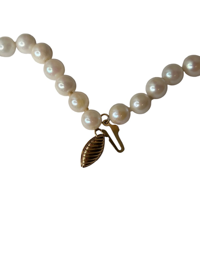 White Pearl Hand Knotted Vintage 1960s Necklace 17" Goldtone Clasp