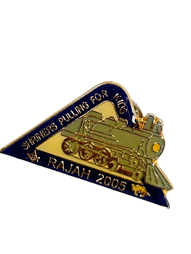 Lapel Pin Shriners Pulling for Kids Rajah 2005 Train Triangle 1.25"