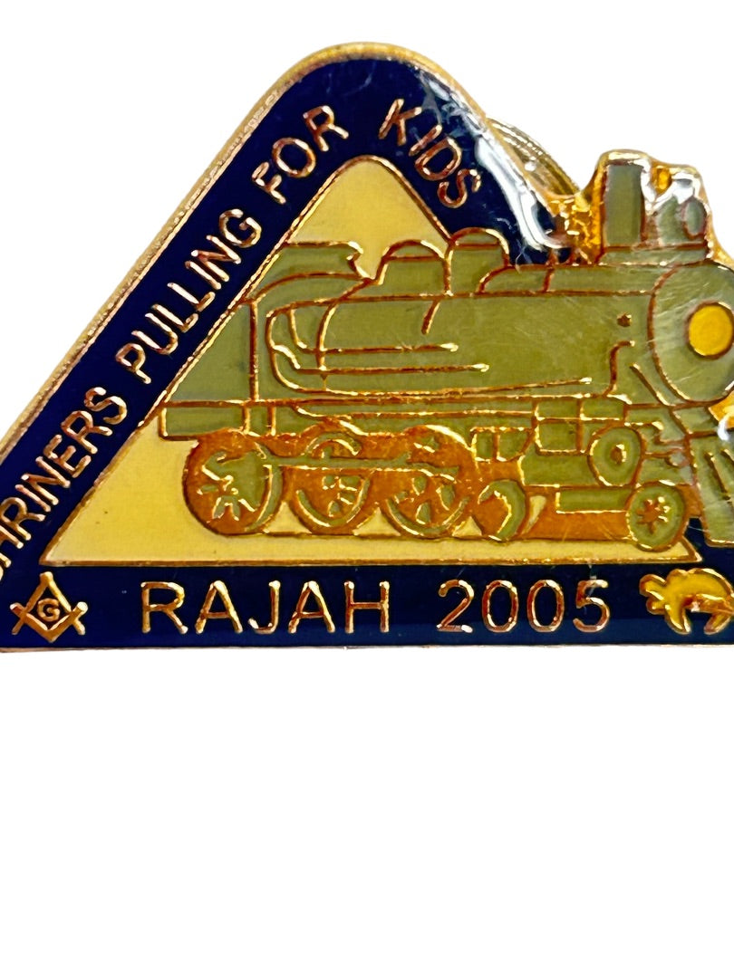Lapel Pin Shriners Pulling for Kids Rajah 2005 Train Triangle 1.25"
