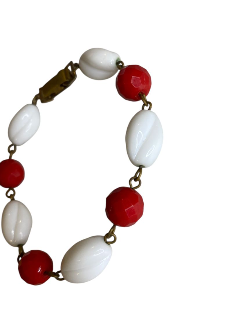 Vintage Red White Acrylic Beaded Bracelet Goldtone Foldover Clasp 7"