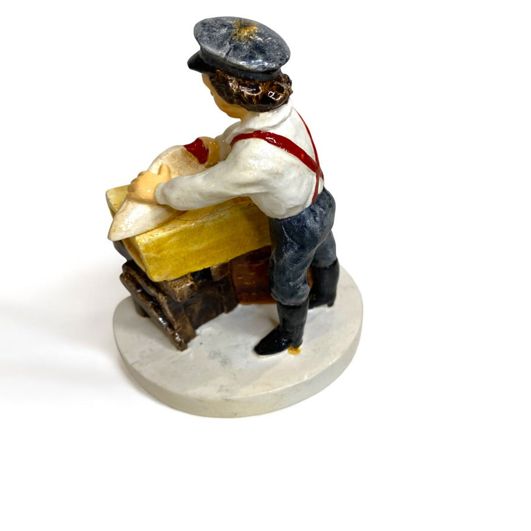 1990 Sebastian Miniatures Figurine Sailing Days 3.75 Inch Numbered