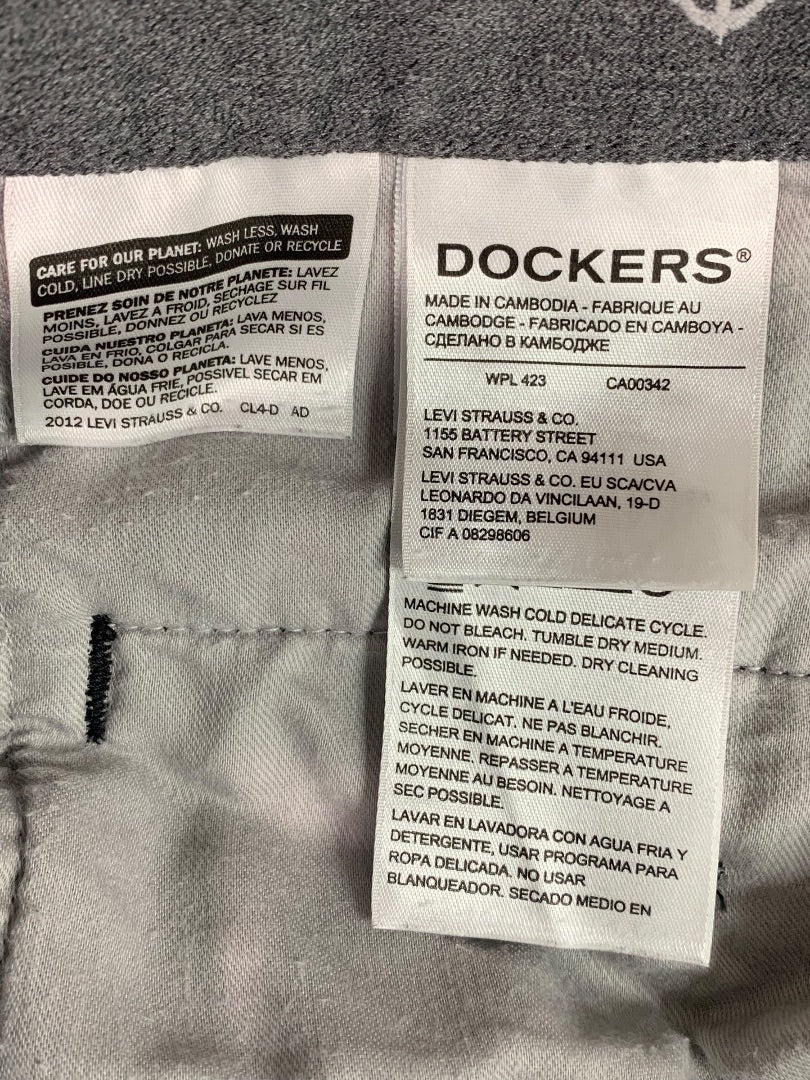 38 x 32 Dockers Mens Chino Pants Black Classic Fit