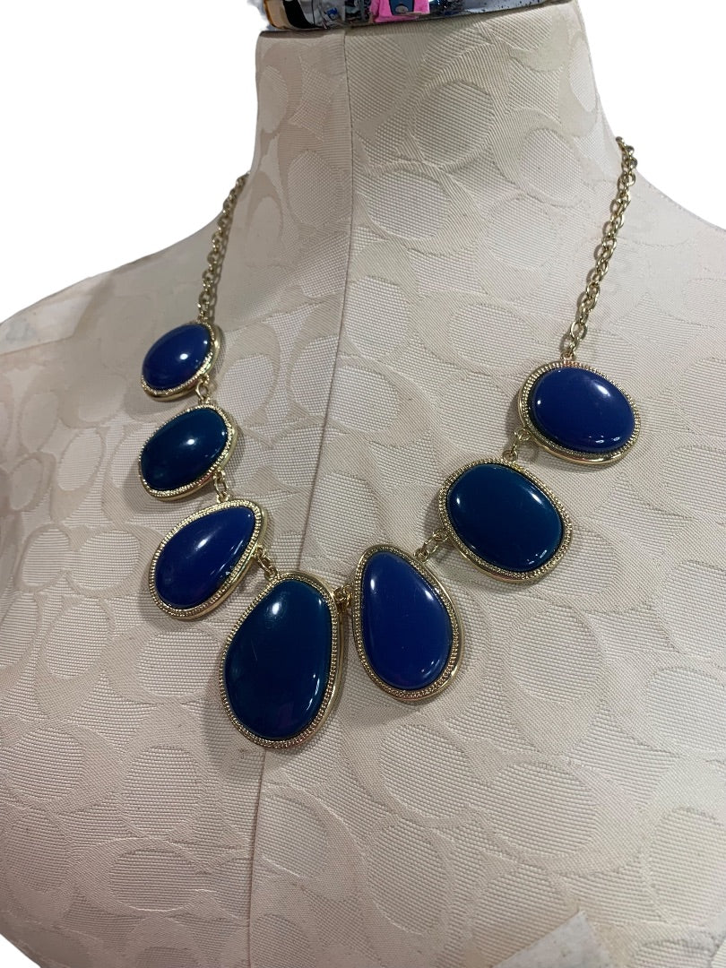 New York & Co Goldtone Blue Statement Necklace Lays Flat 21 Inch
