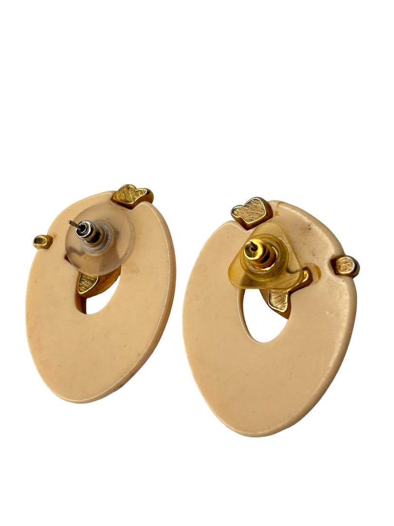 Vintage 1980s Acrylic Off White Goldtone Oval Earrings Pierced Post 1.5" Diameter