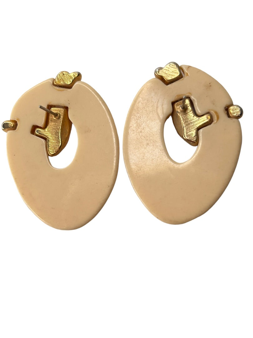 Vintage 1980s Acrylic Off White Goldtone Oval Earrings Pierced Post 1.5" Diameter