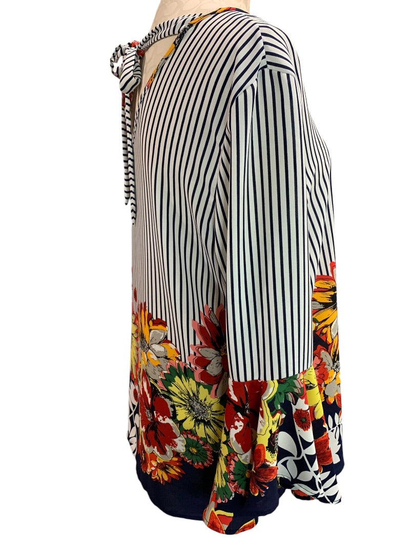 Medium Cherish Popover V-Neck Blouse Floral Striped Shirt