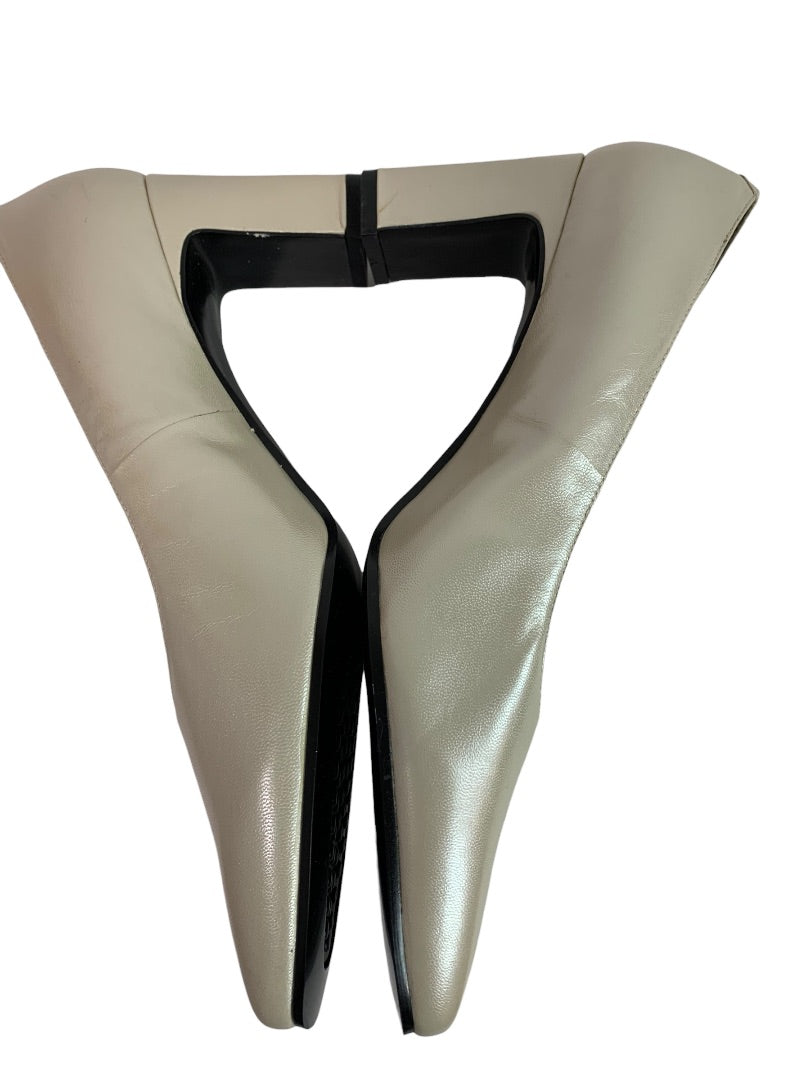 Size 8.5M Bandolino Womens Beige Pearlized 2.75" Heel Shoes Transpos3