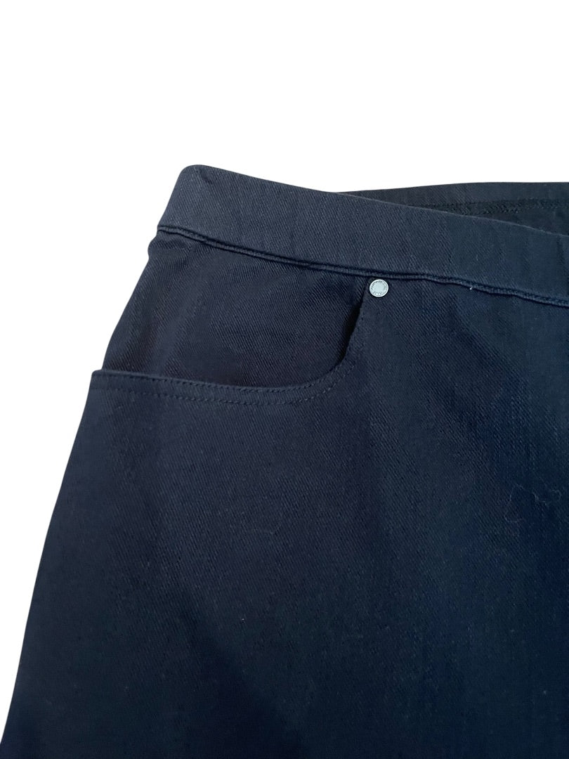 Size 30W Isaac Mizrahi Live! Womens Stretch Pull On Denim Shorts Pockets Black