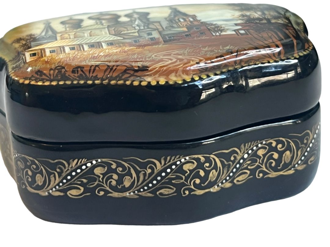 Russian Handpainted Signed Clam Shell Lacquer Trinket Box Trinity Cathedral Sergieva Lavra Mother of Pearl Hinged Red Interior