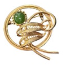 Vintage Nephrite Jade Cabochons Round Brooch Pin Gold Tone Filigree Flower