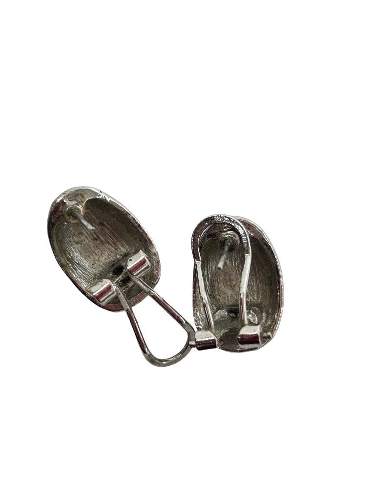 Silvertone Crescent Earrings Pierced English Lock Style Back 3/4" Textured