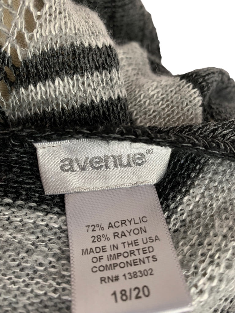 18/20 Avenue Women's Pullover Loose Knit Bell Sleeve Sweater Gray Chevron