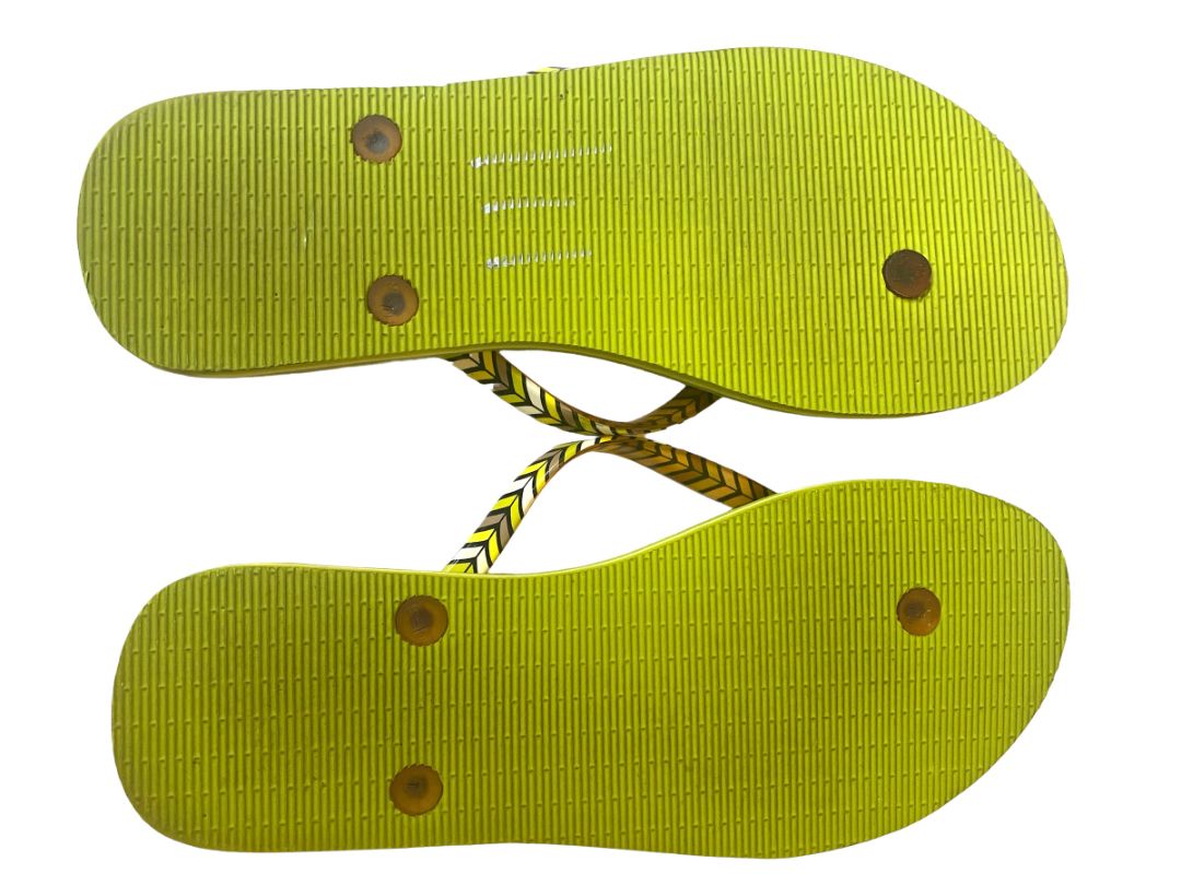 9 - 10 Vera Bradley Flip Flops Citron Pattern EUC