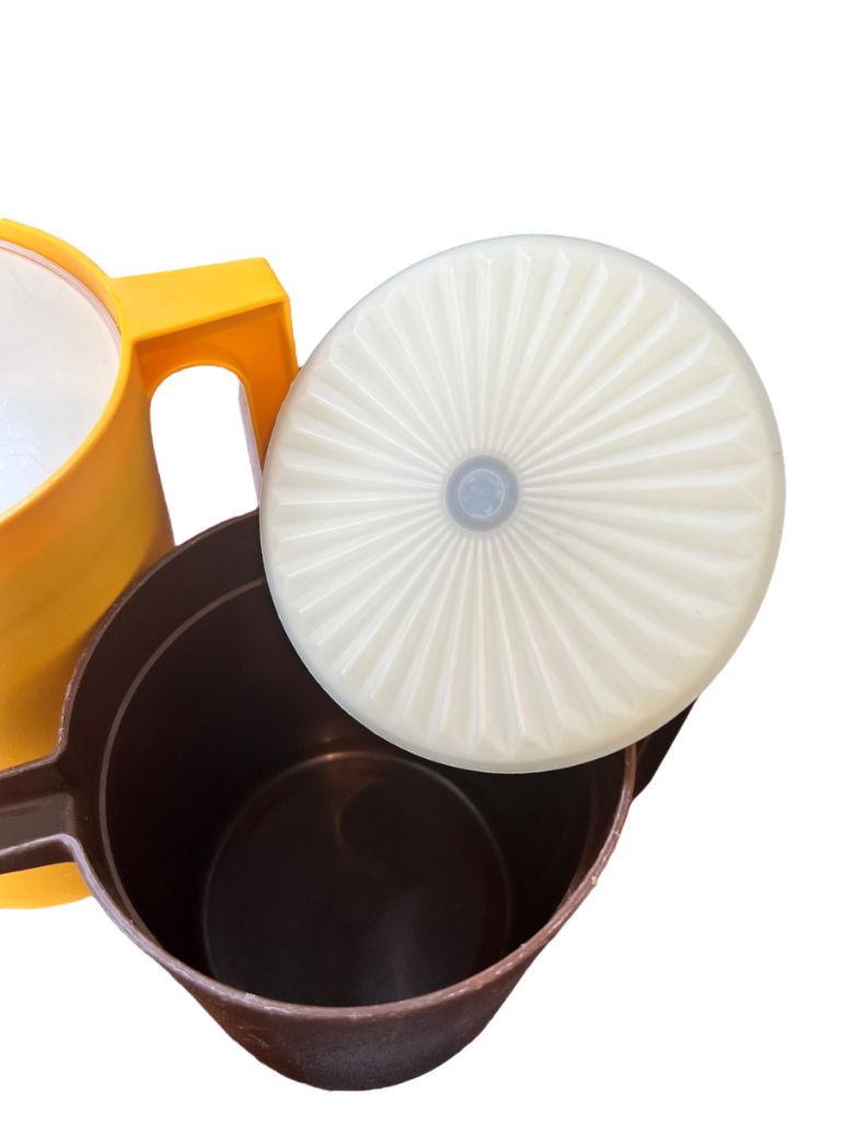 Vintage Yellow Apricot Tupperware 2 Quart Brown 1.5 qt Pitchers Push Button Lids