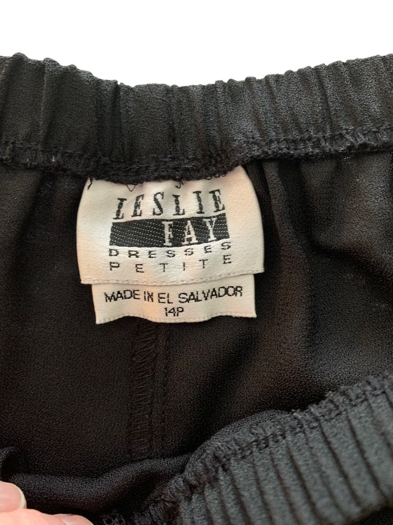 14P Leslie Fay Petite Women's Black Lightweight Slightly Sheer Pull On Pants Pockets