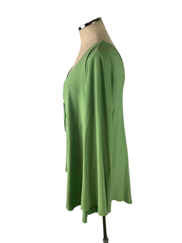 18/20 Fashion Bug Women's Plus Size Y2K Pullover Spring Green Blouse V-Neck