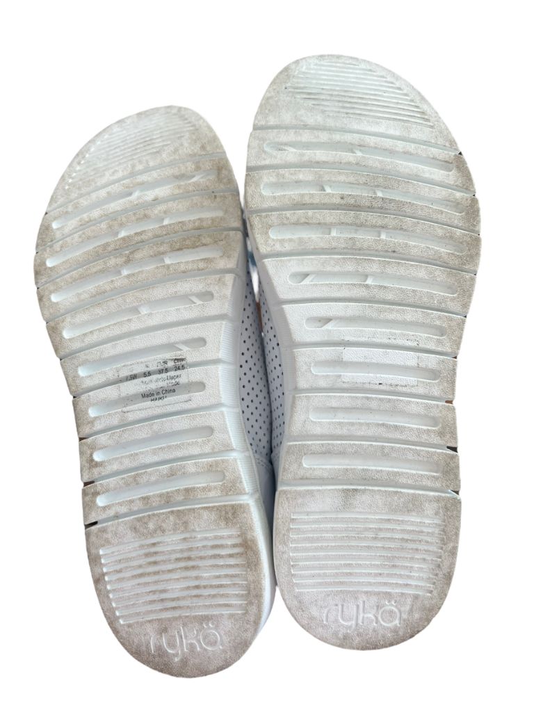 7.5W Ryka Haiku White Preforated Lace Sneakers Great Condition