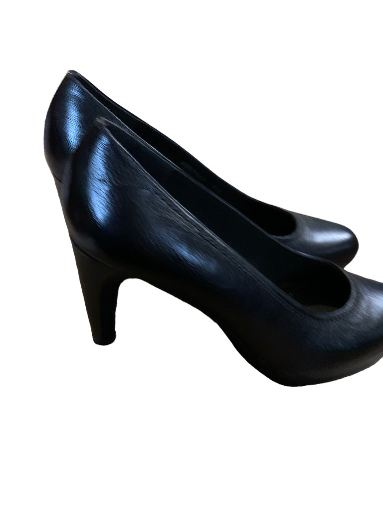 8.5M Stuart Weitzman Black Leather 3 3/4" Platform Heels A257400