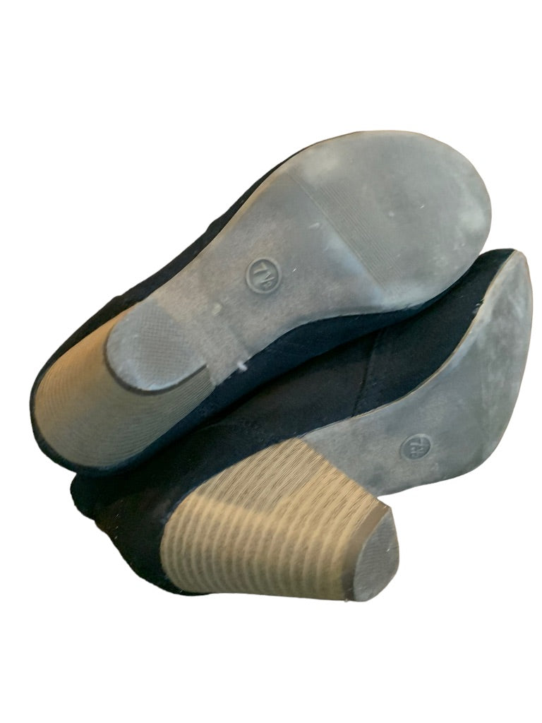 7.5 Just Fab Women's Faux Suede Black Stack 2.5" Heel Booties Pull On